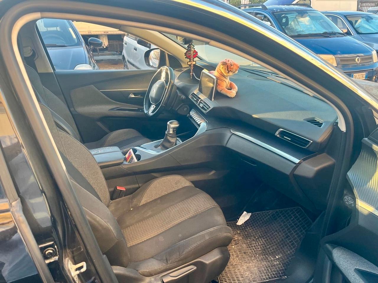 Peugeot 3008 BlueHDi 130 S&S Business