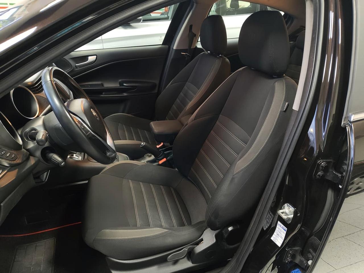 Alfa Romeo Giulietta 1.6JTDm TCT NEOPATENTATI