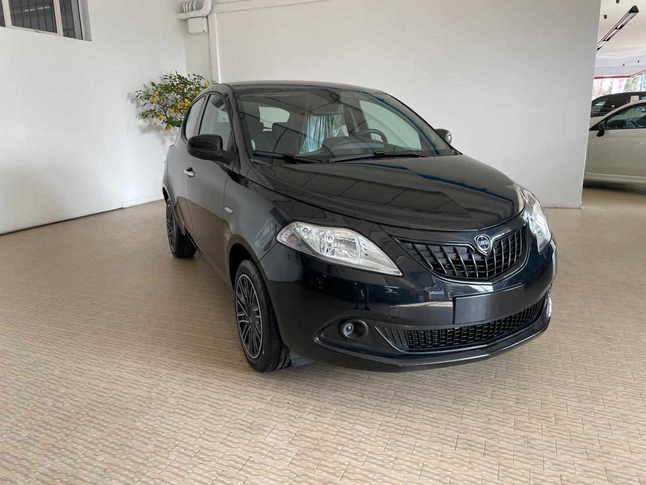 Lancia Ypsilon 1.0 FireFly 5 porte S&S Hybrid Oro