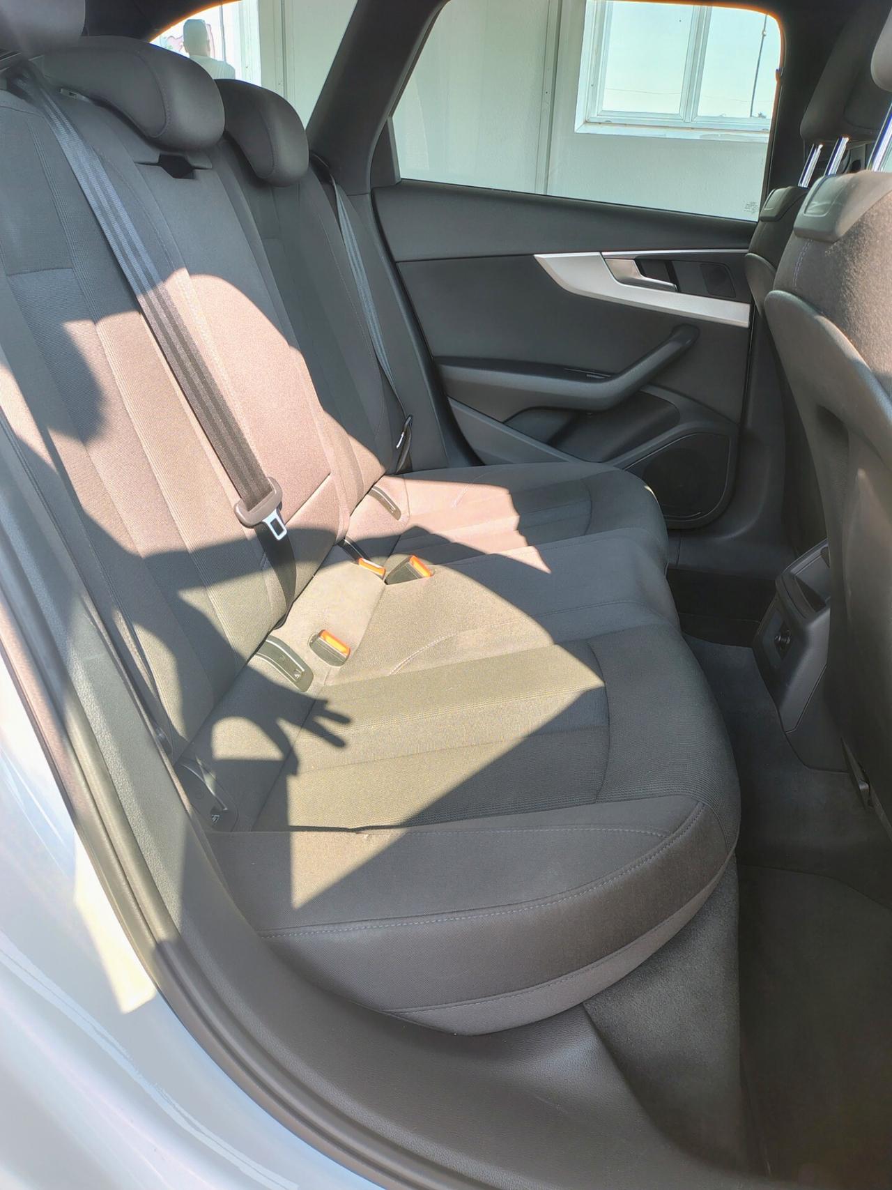 Audi A4 2.0 TDI 150 CV ultra Business Sport
