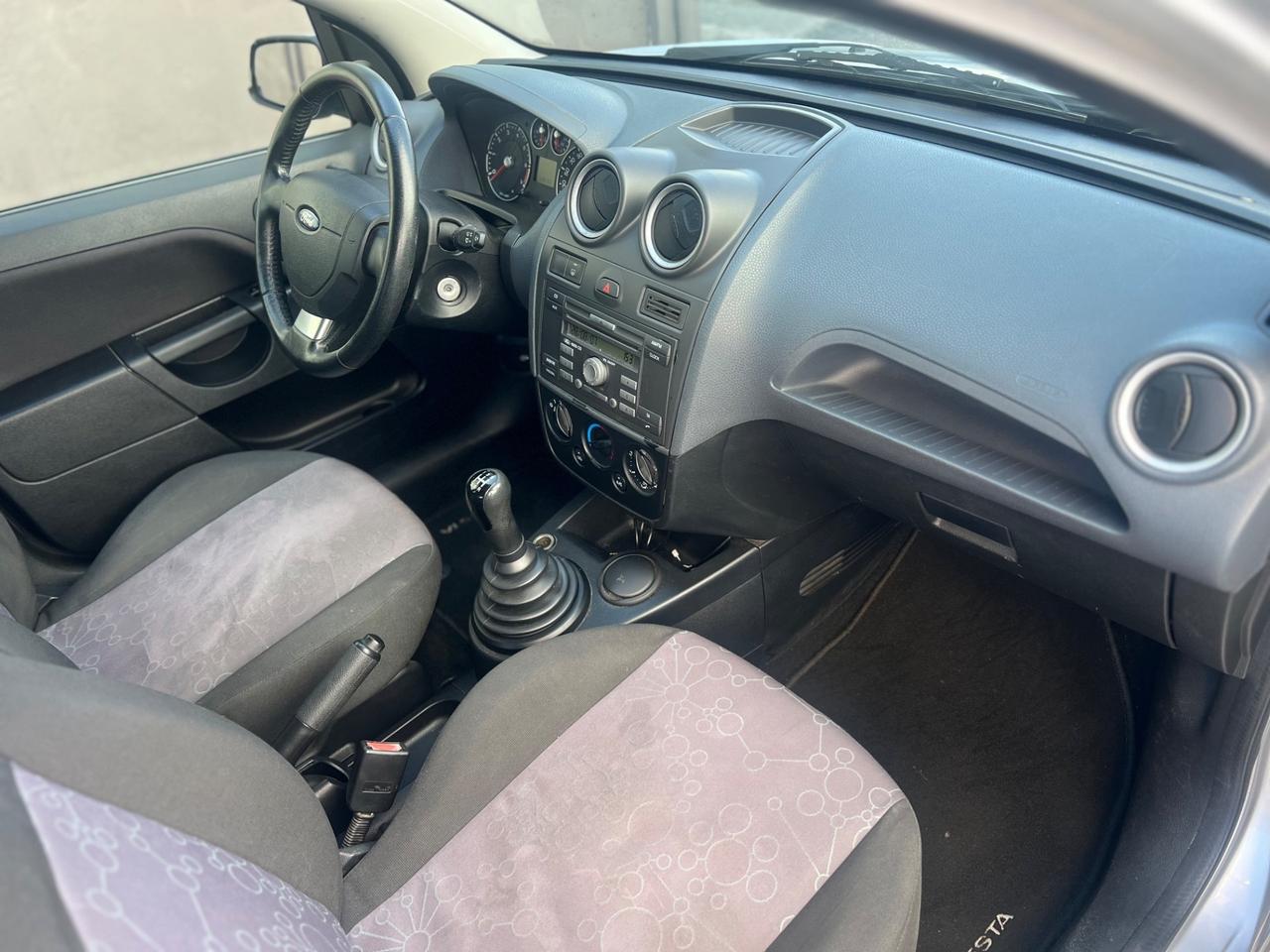 Ford Fiesta 1.2 BENZ PER NEOPATENTATI