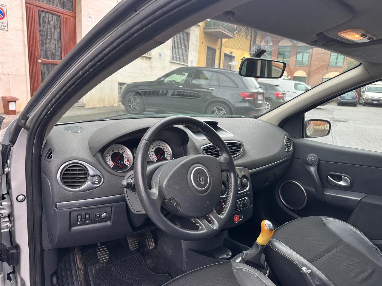Renault Clio Storia 1.2 16V 5 porte Dynamique