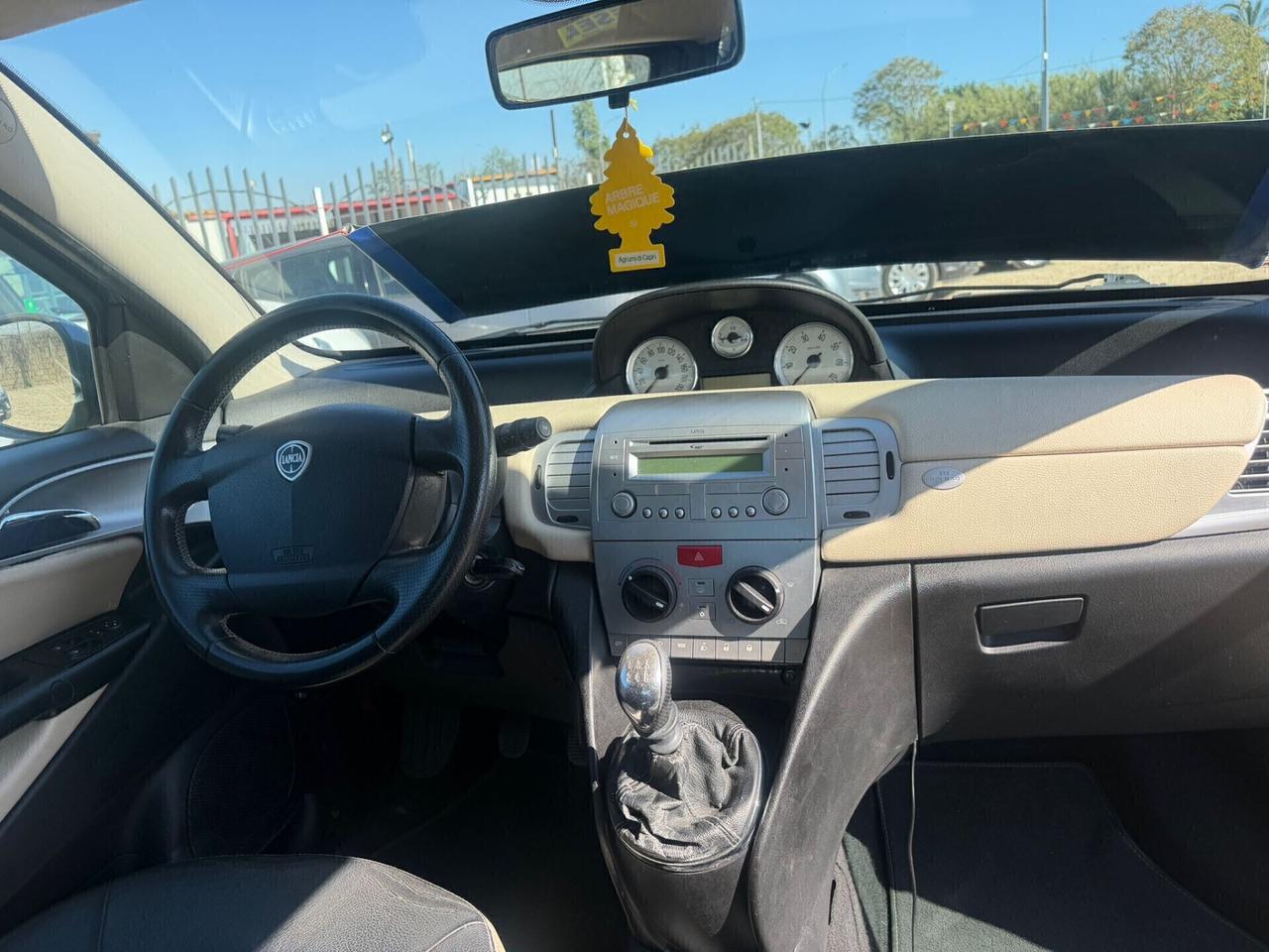 Lancia Ypsilon 1.2 69 CV Argento