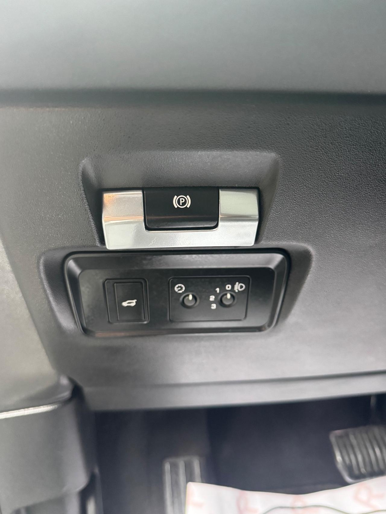 Land Rover Discovery Sport 2.0D I4-L.Flw 150 CV AWD Auto R-Dynamic SE