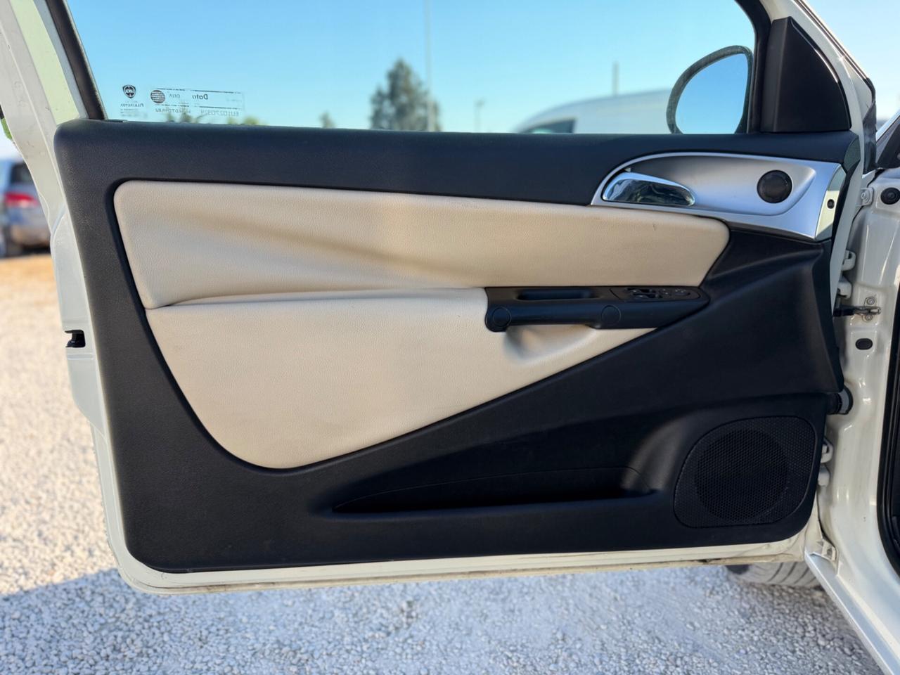 Lancia Ypsilon 1.2 Platino Bicolore
