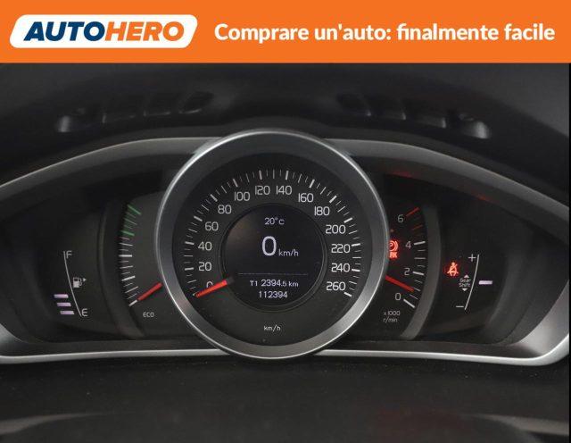 VOLVO V40 D2