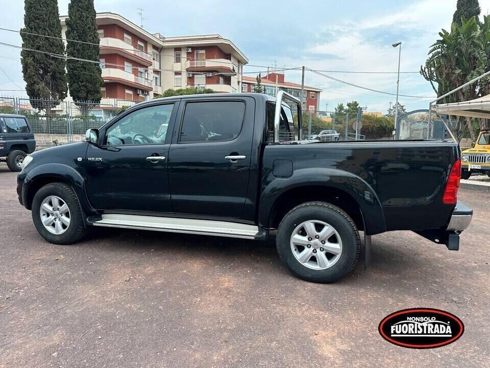 Toyota Hilux Toyota Hi Lux 3.0 D-4D Double Cab '' Sol''