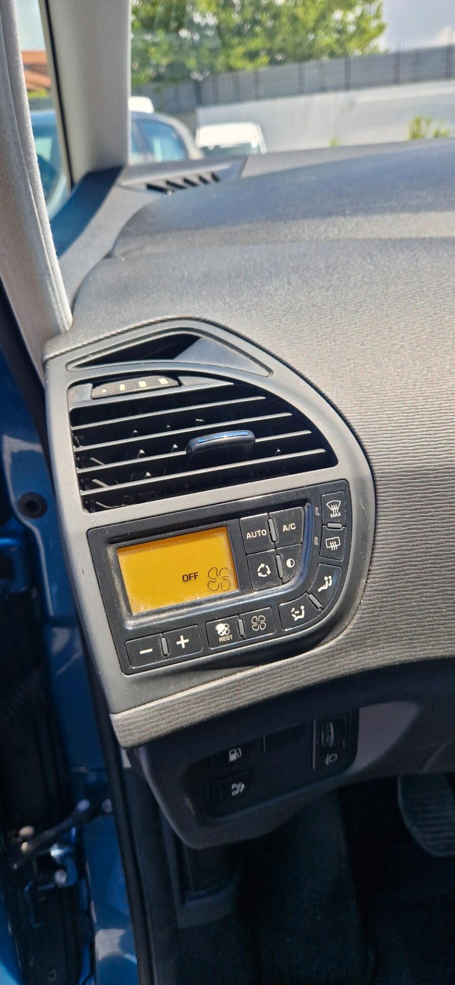 Citroen C4 Picasso 1.6 e-HDi 115 Exclusive