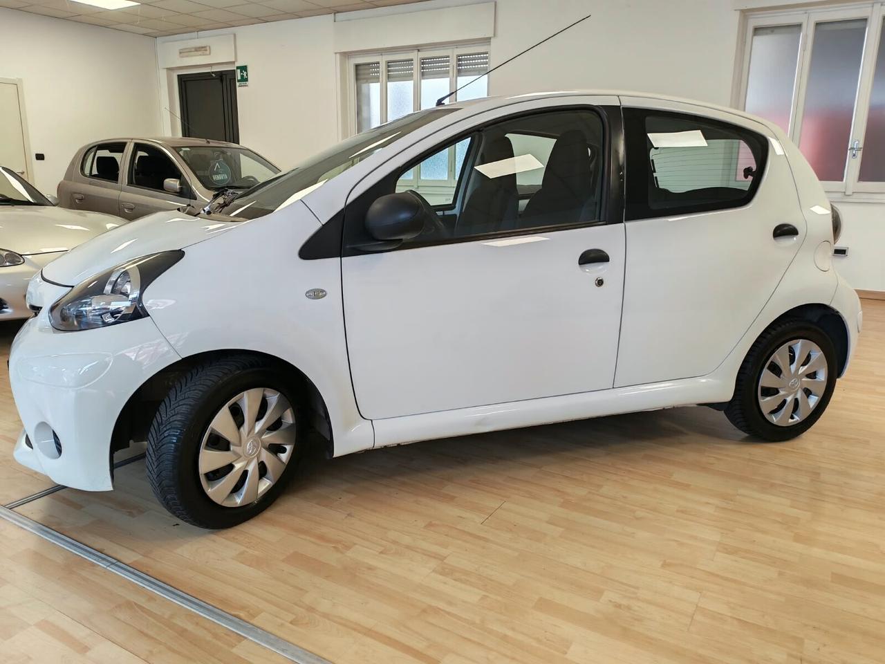Toyota Aygo - FRIZIONE + TAGLIANDO NUOVI !!!