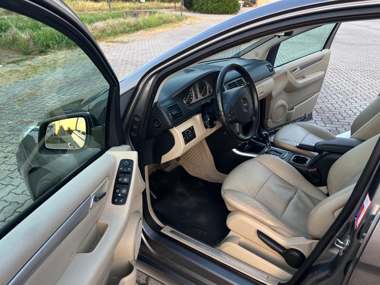 Mercedes-benz B 180 B 180 AUTOMATIC Executive