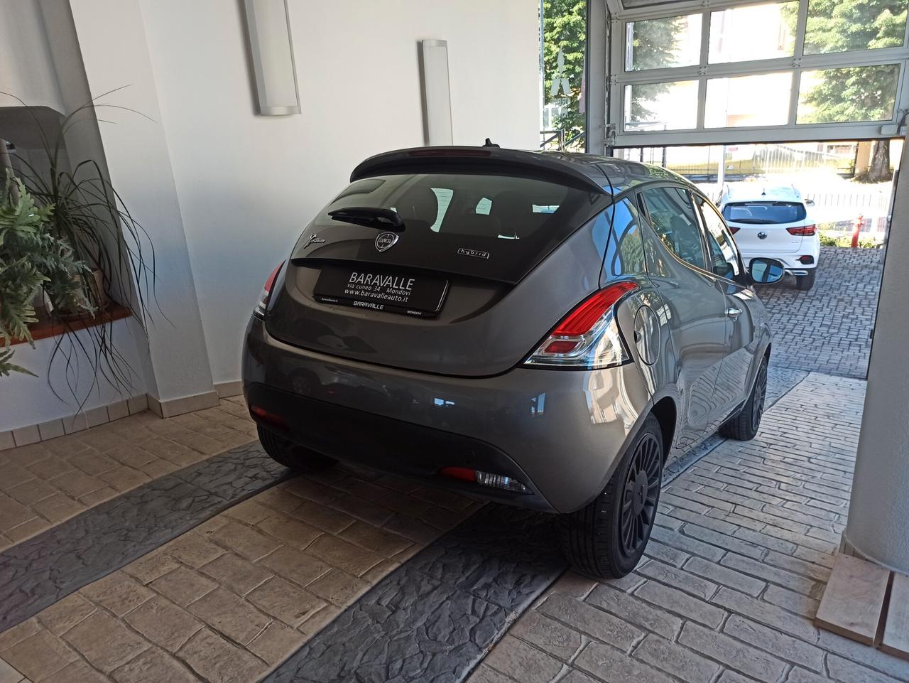 Lancia Ypsilon 1.0 FireFly 5 porte S&S Hybrid Silver 2022