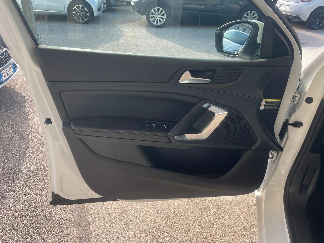 Peugeot 308 BlueHDi 120 S&S SW Allure