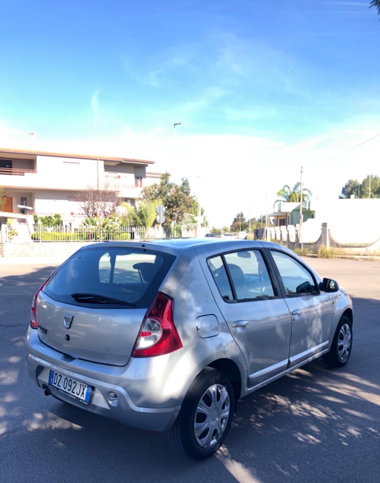 DACIA SANDERO 1.4 BENZINA/ GPL LAUREATE