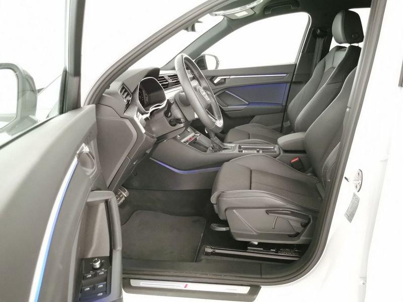 Audi Q3 35 1.5 tfsi Identity Black s-tronic