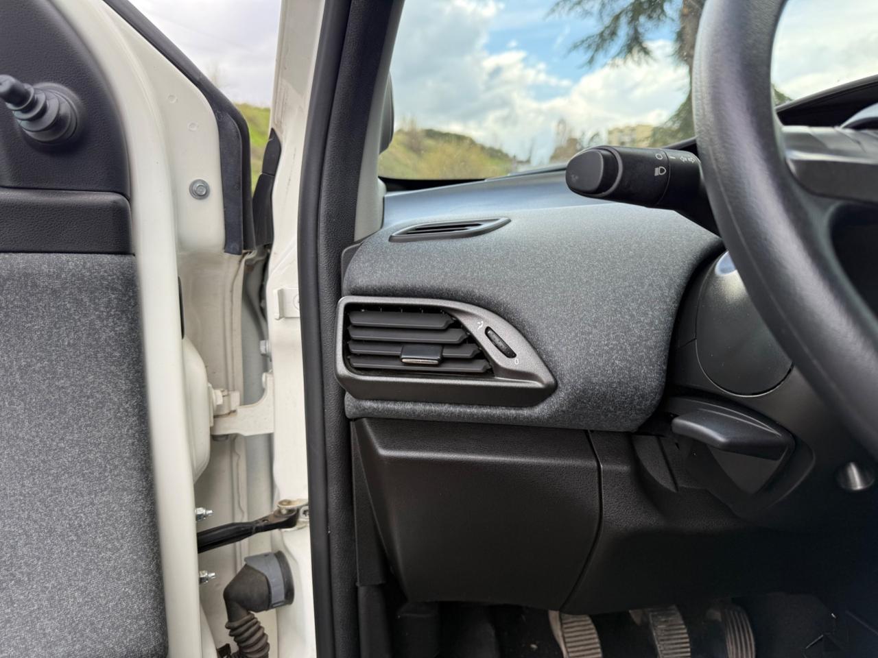Lancia Ypsilon 1.0 FireFly 5 porte S&S Hybrid Ecochic Silver