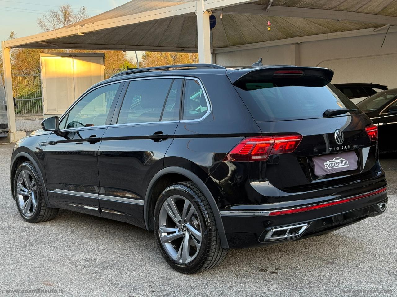 VOLKSWAGEN Tiguan 2.0 TDI 150CV DSG R-Line 2023 LUCI AMBIENTE