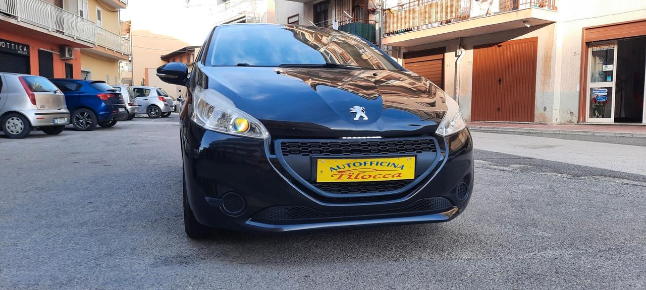 Peugeot 208 1.4 HDi 68 CV 5 porte Allure