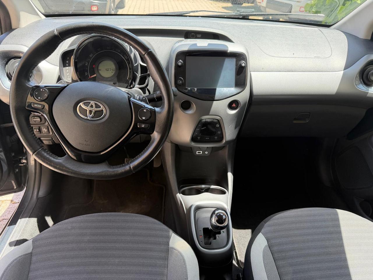 Toyota Aygo 1.0 VVT-i 72 CV 5 porte x-cool MMT