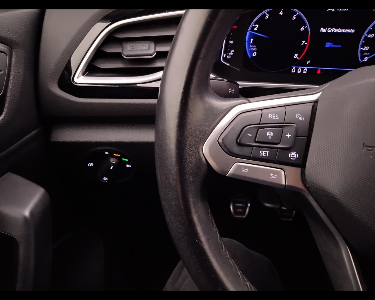 VOLKSWAGEN T-Roc I 2022 - T-Roc 1.0 tsi R-Line 110cv