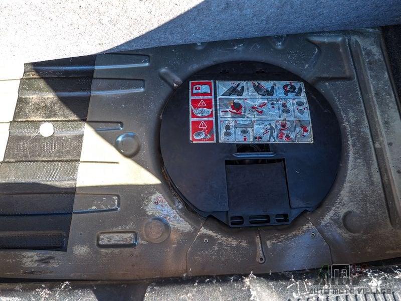 Renault Clio 1.2 16V TCE 100CV 3 p. Rip Curl