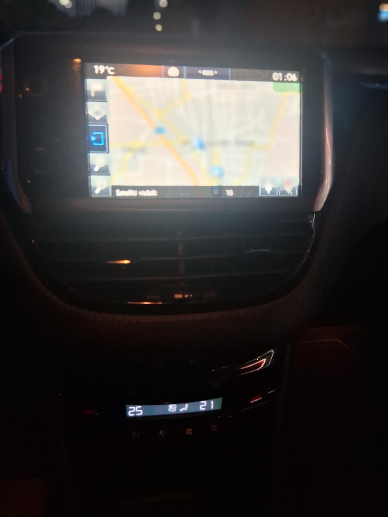 Peugeot 208 PureTech 82 5 porte Allure