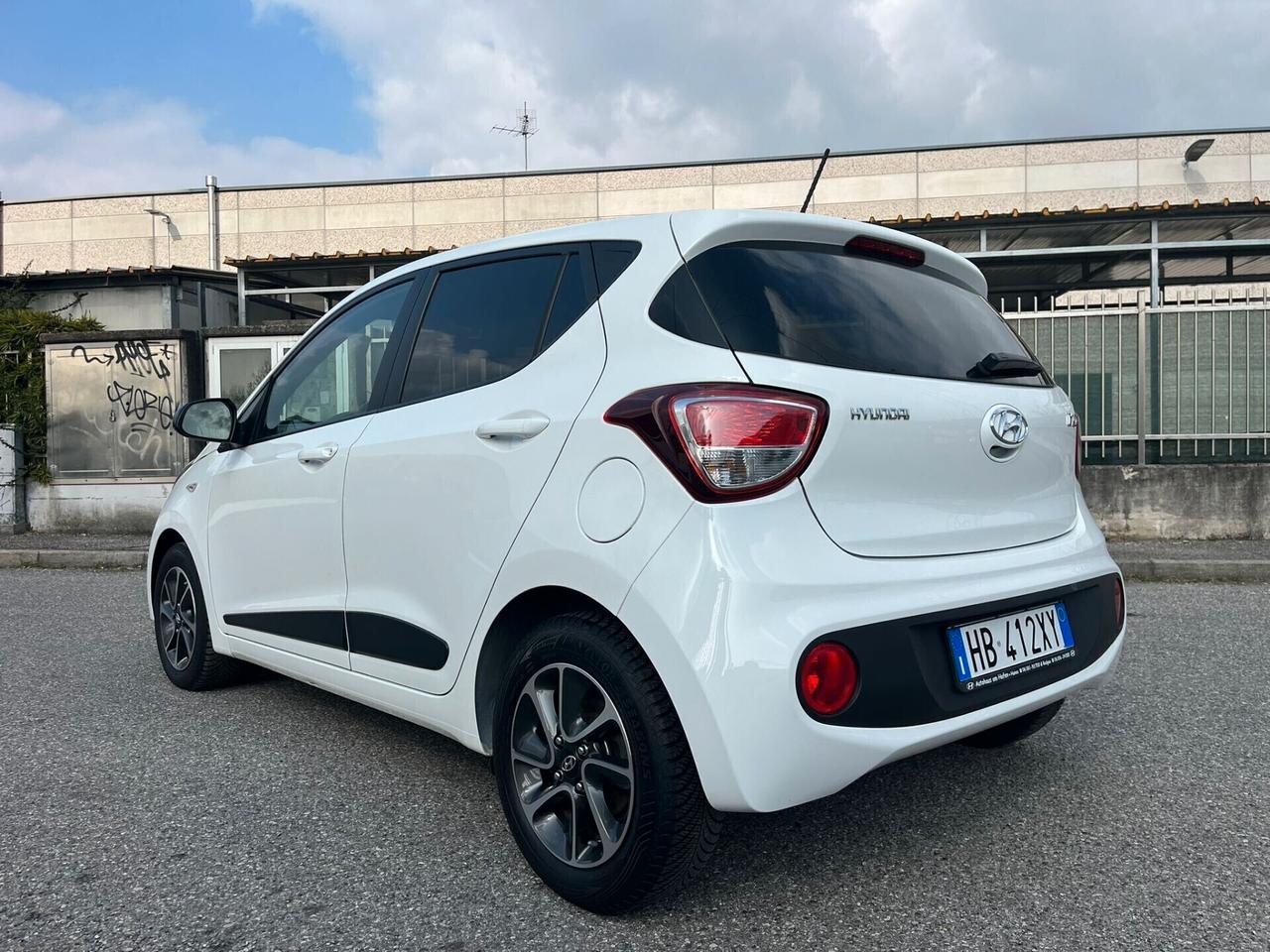 Hyundai i10 1.0 BENZ SOLO 20.000KM