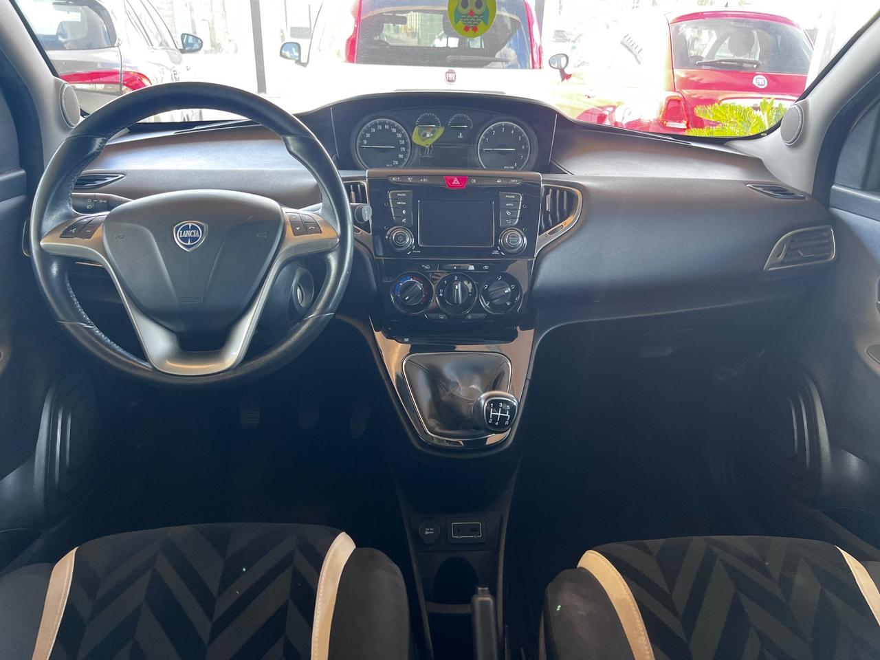 Lancia Ypsilon 1.2 69 CV 5 porte Silver