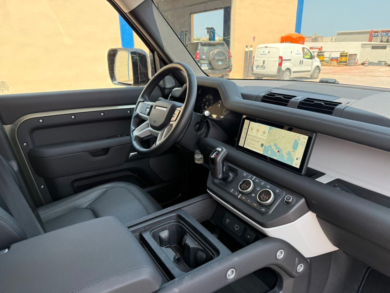 Land Rover Defender 110 3.0D I6 200 CV AWD X-DYNAIMIC,N1,IV ESPOSTA