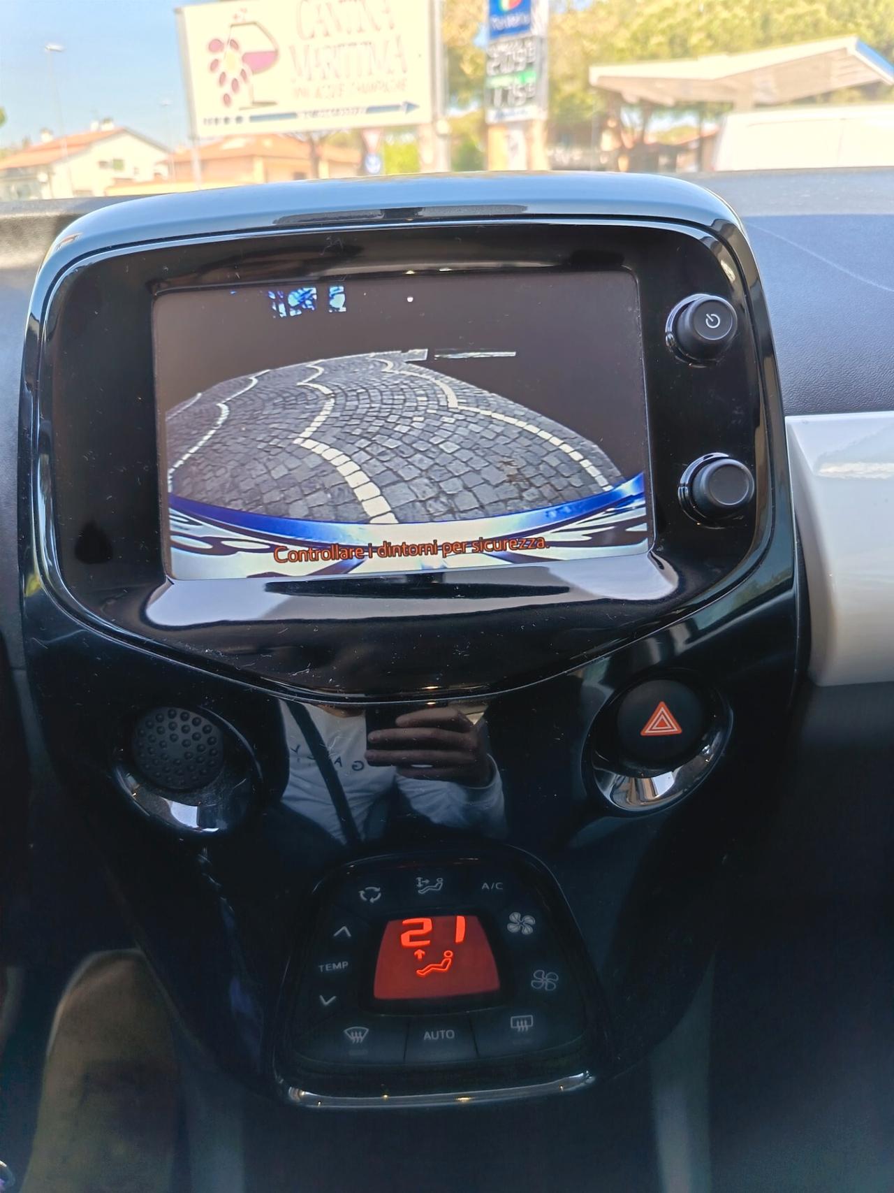 Toyota Aygo 1.0 VVT-i 69 CV 5 porte x-cool