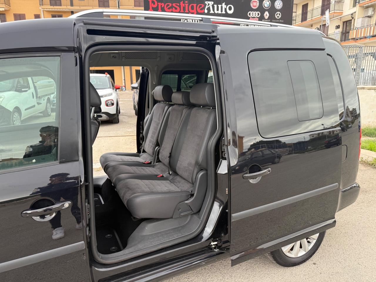 Volkswagen Caddy 1.6 TDI 102 CV 5p. Highline Maxi trasporto disabili