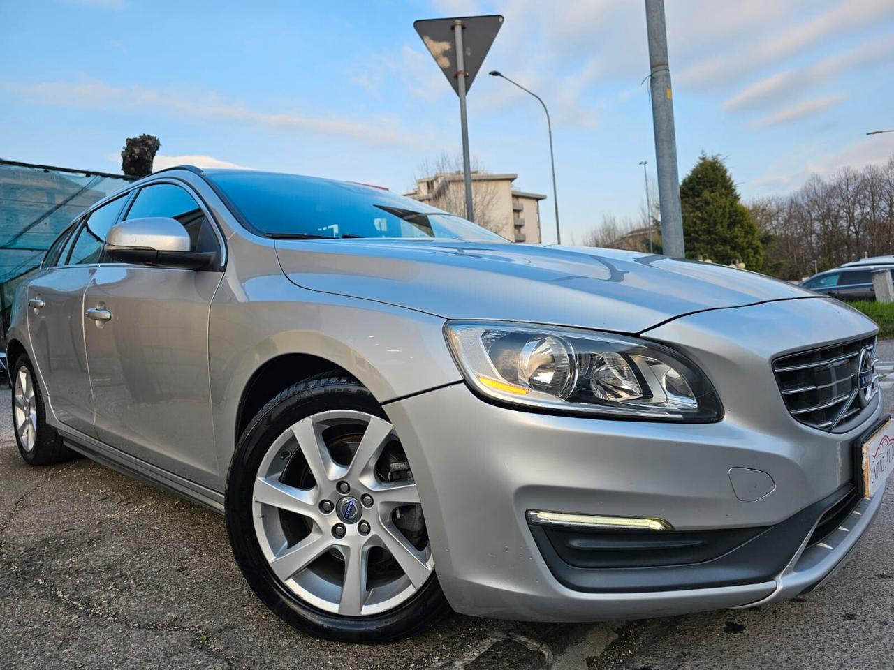 Volvo V60 2.0 D4 181cv Summum*Pelle*Navi*Pdc*Euro6*
