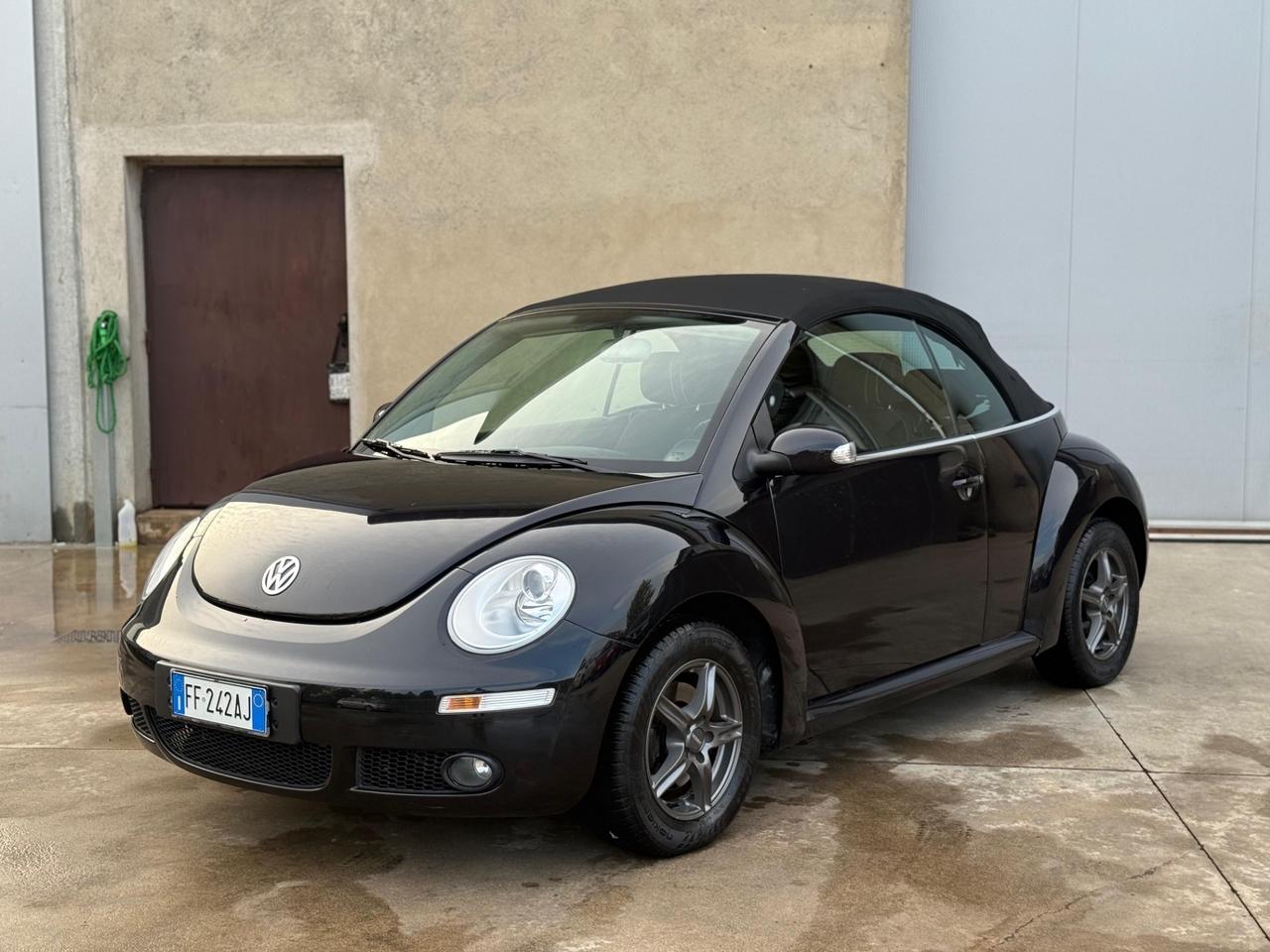 Volkswagen New Beetle 1..4 Cabrio benzina