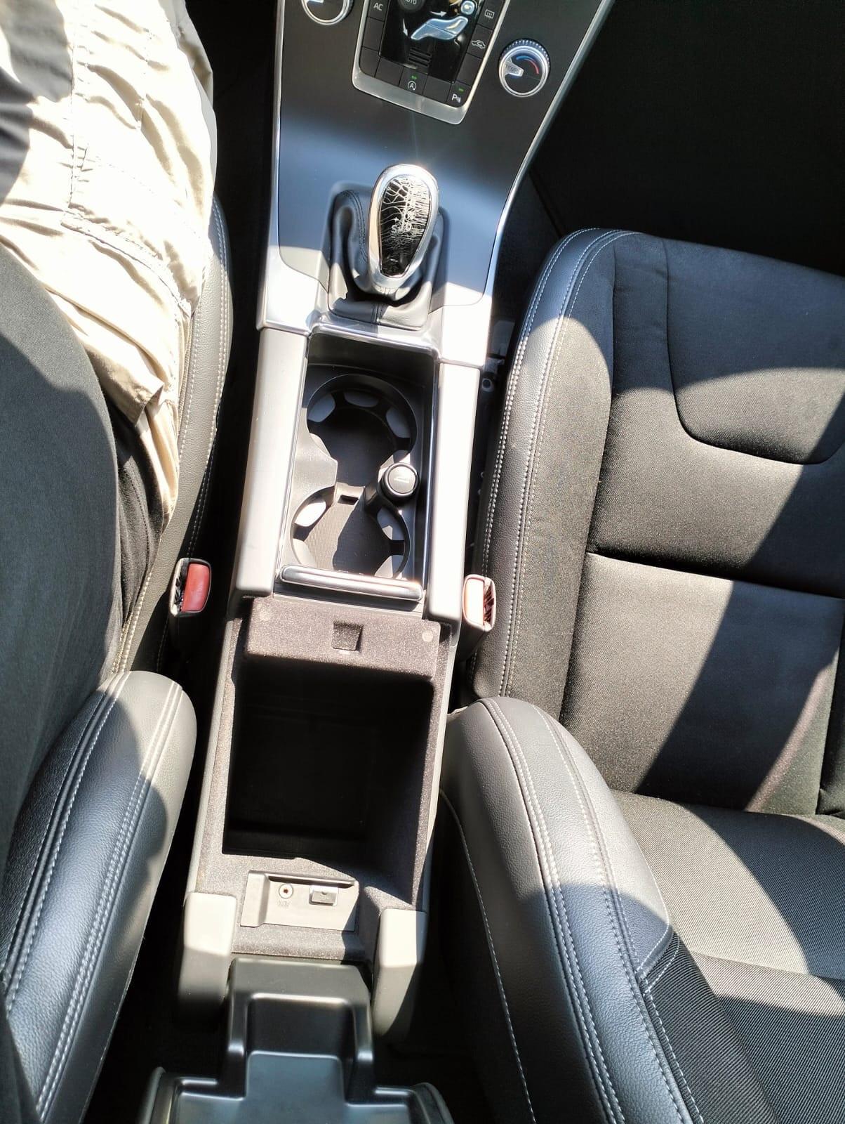 Volvo V60 D2 Geartronic R-design KM 90.000