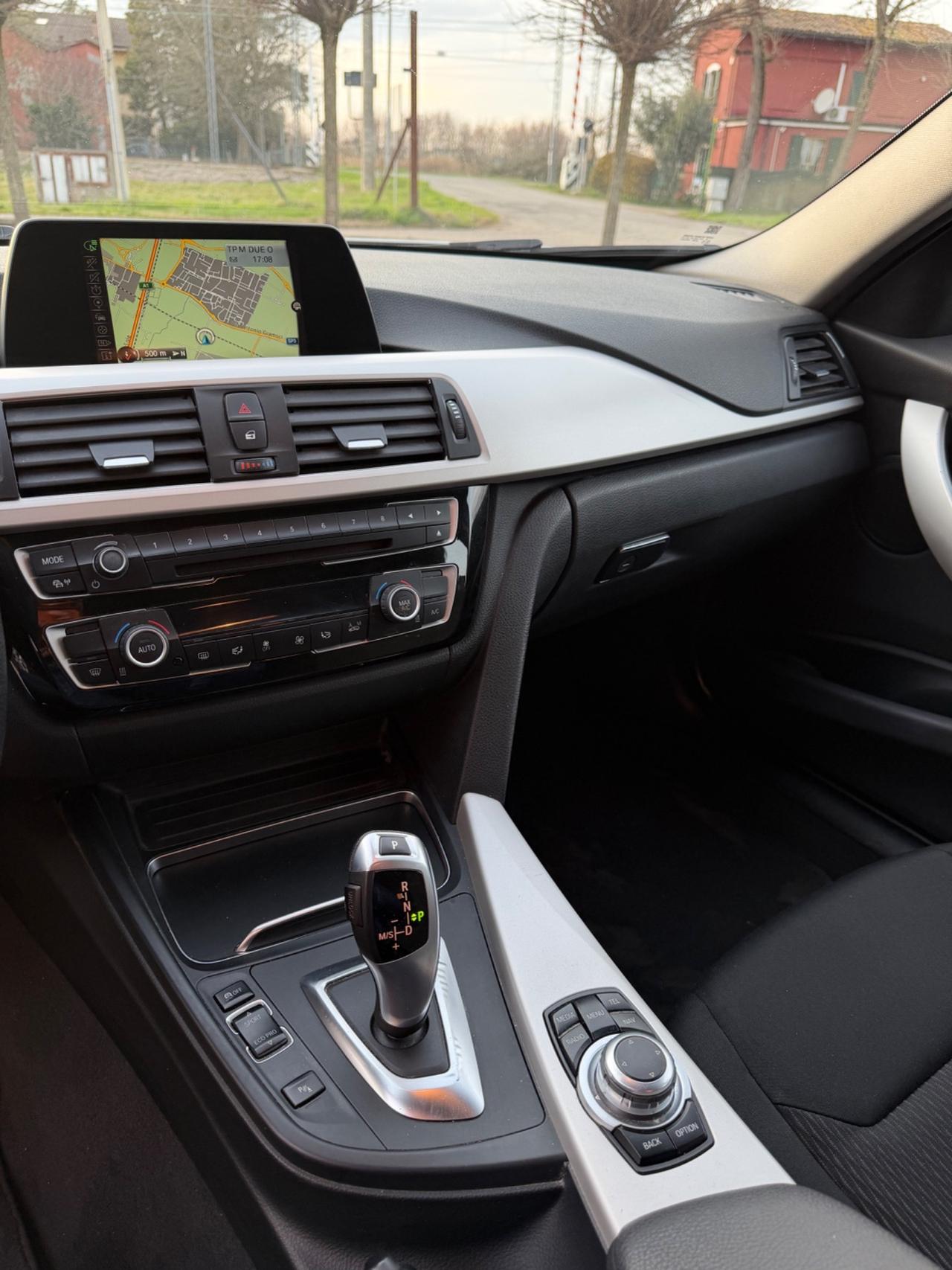 Bmw 320d xDrive Touring Sport