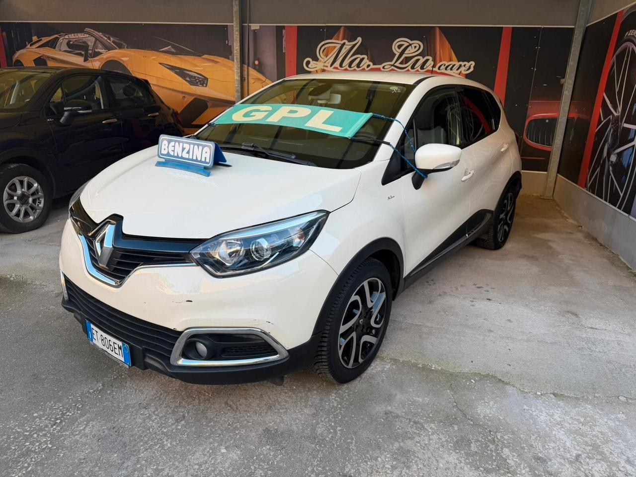 Renault Captur 900cc gpl 12 mesi garanzia-2014