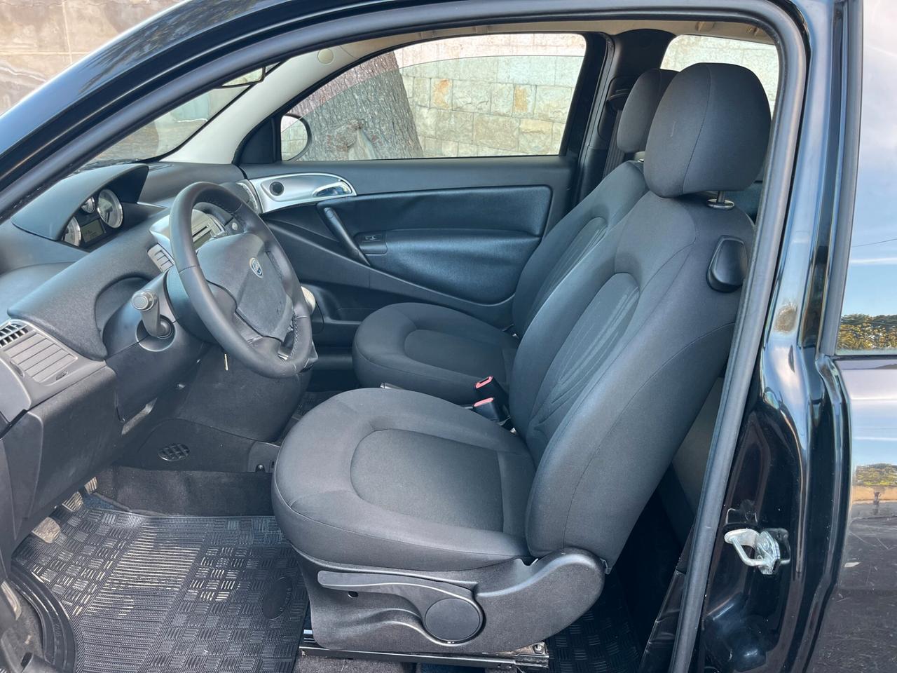 Lancia Ypsilon 1.2 69 CV Diva X NeoPatentati