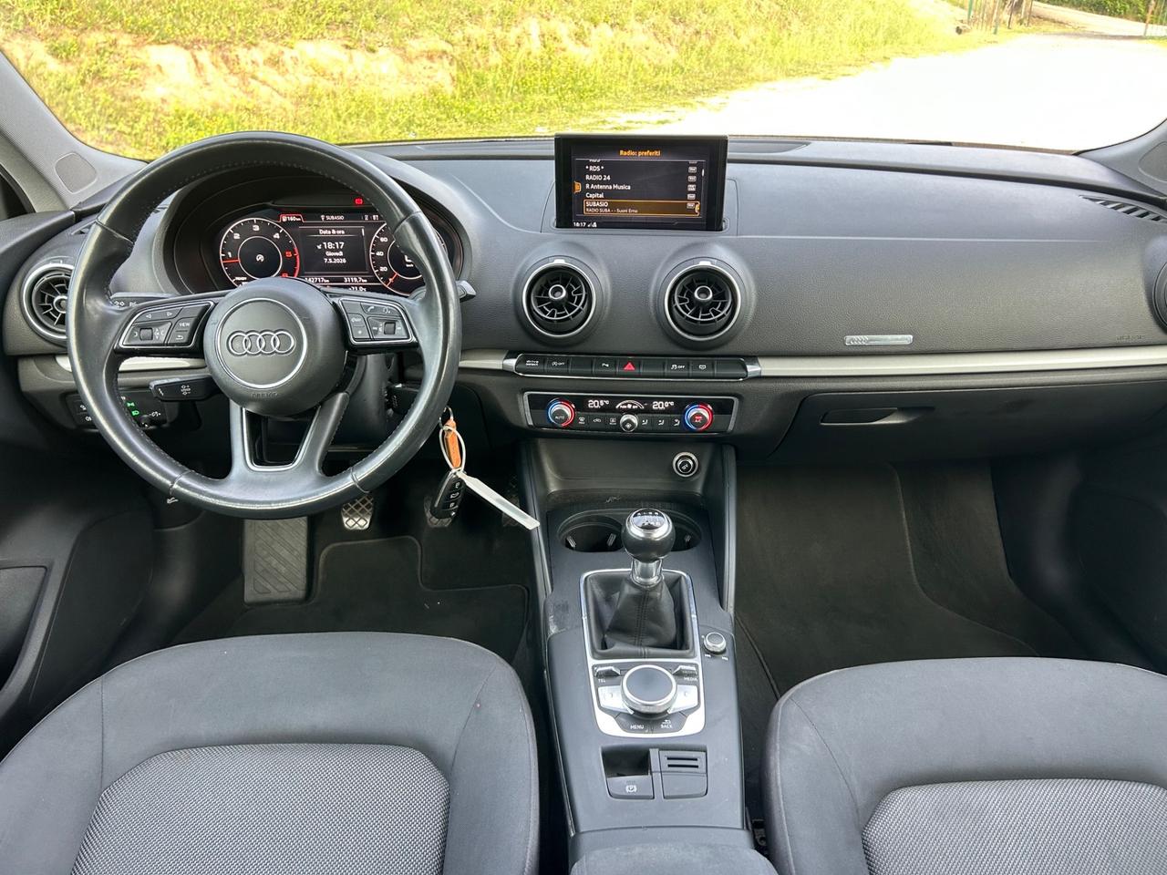 Audi A3 SPB 30 TDI Business Sline esterno neopatentati permute