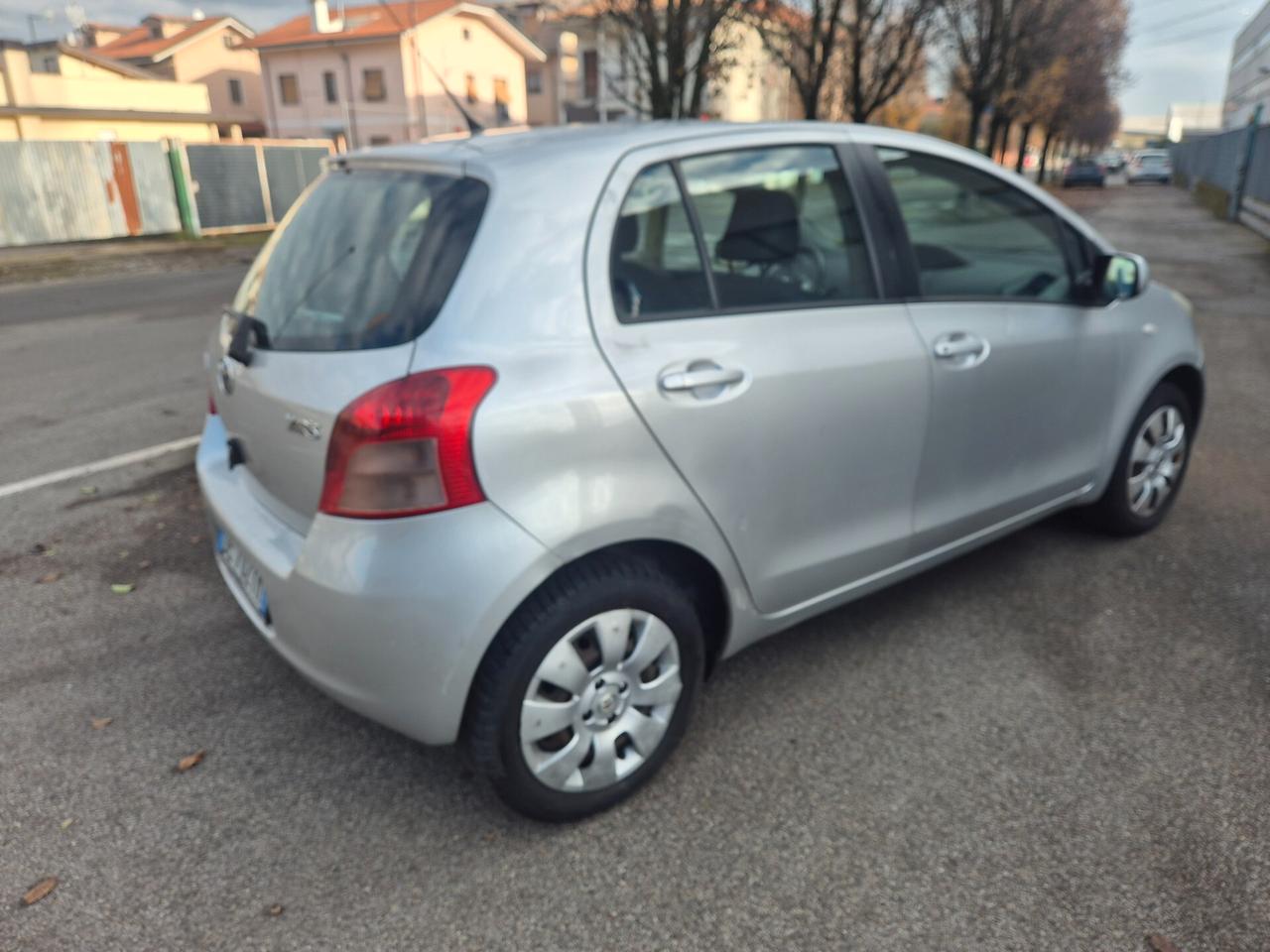 Toyota Yaris 1.0 Benzina 5 porte Sol
