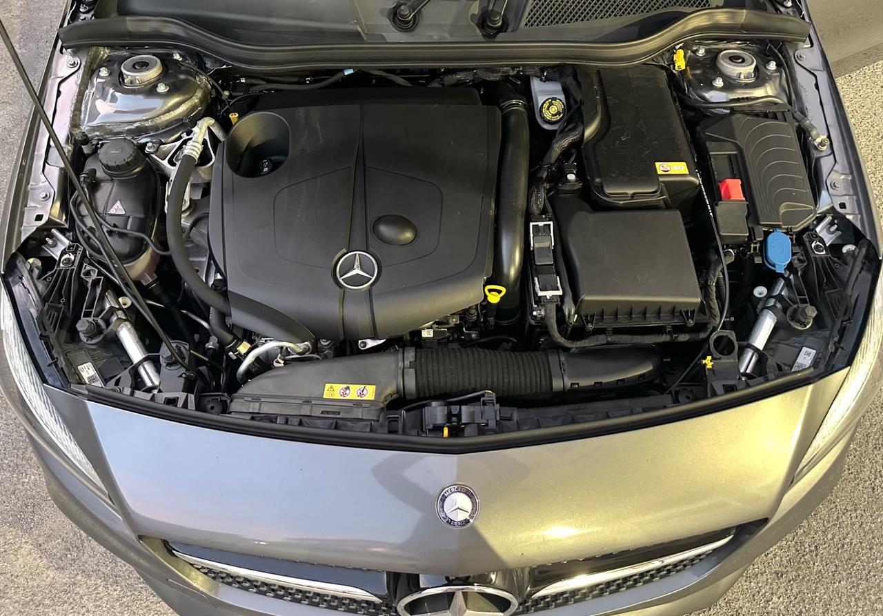 Mercedes-Benz A 200d Automatic Premium AMG