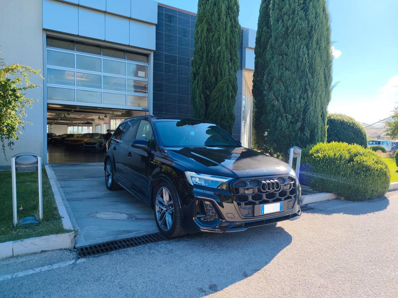 Audi Q7 SUV TDI 210 kW quattro tiptronic S line Edition