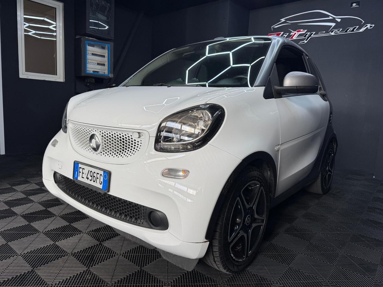 Smart ForTwo 0.9 Turbo 90 CV (2016) – Agile e Scattante!