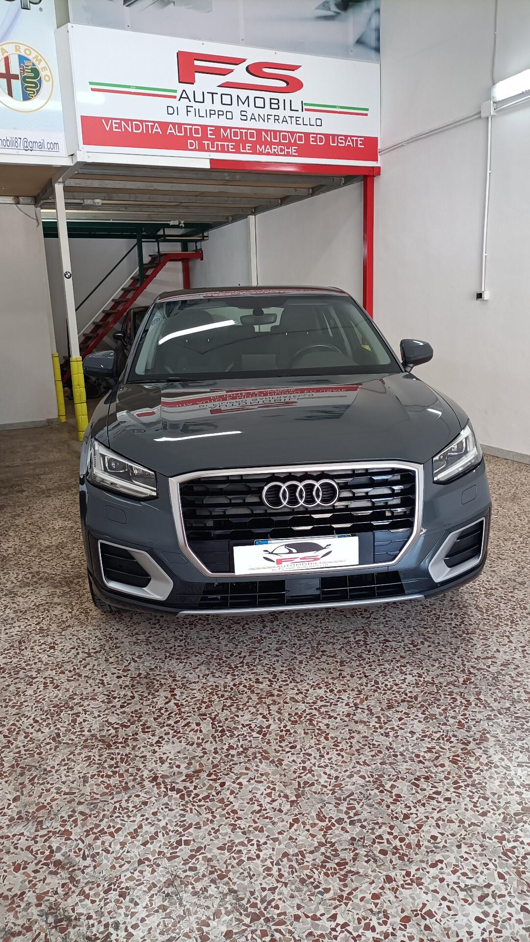 Audi Q2 30 TDI Identity Black