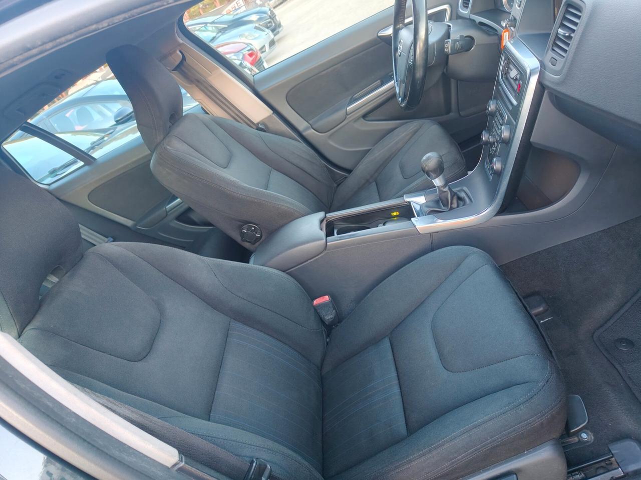 Volvo V60 D2 1.6 Momentum