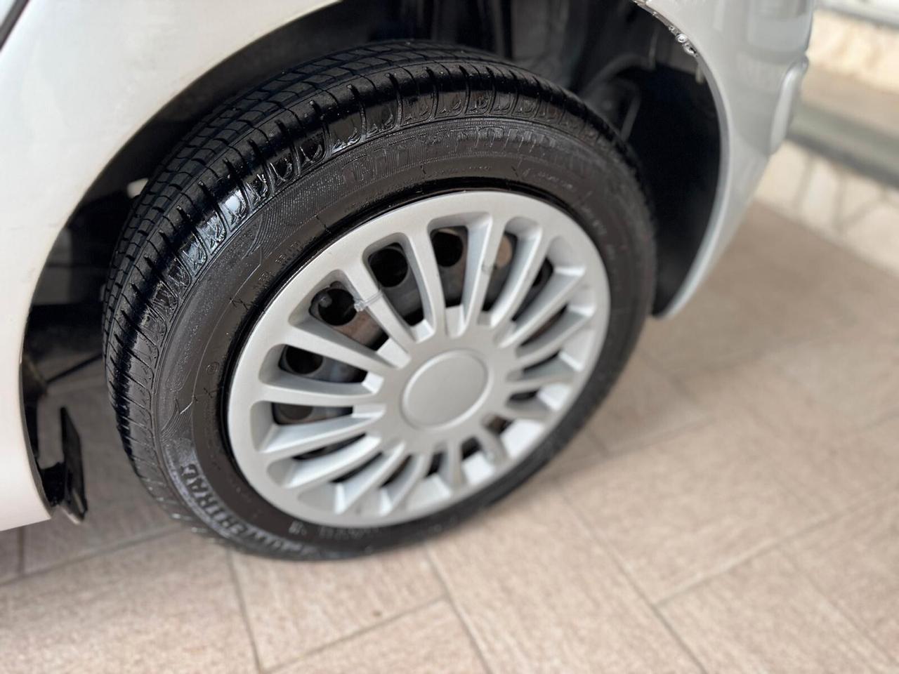 Toyota Aygo 1.0 12V VVT-i 5 porte Now Connect