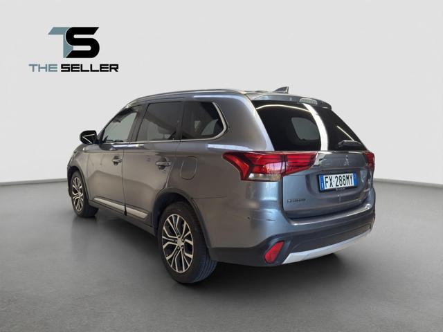 MITSUBISHI Outlander 2.2 DI-D 4WD Instyle Plus SDA 7 posti*IVA ESPOSTA*