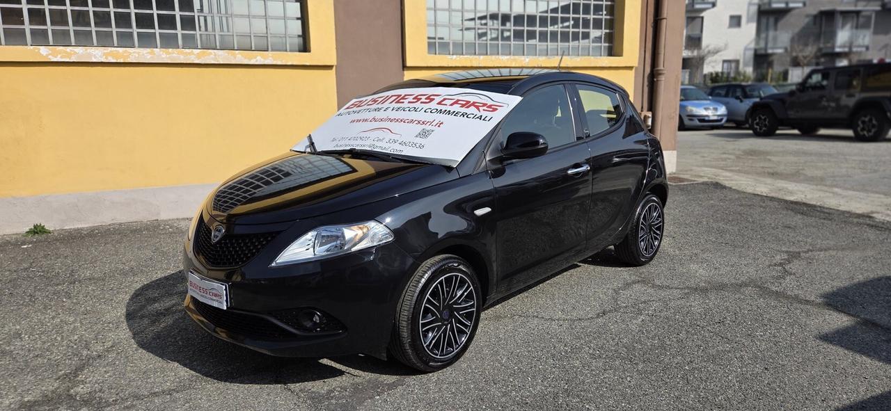Lancia Ypsilon 1.0 FireFly 5 porte S&S Hybrid Ecochic GOLD KM. 22.000 AUTO PER NEOPATENTATI