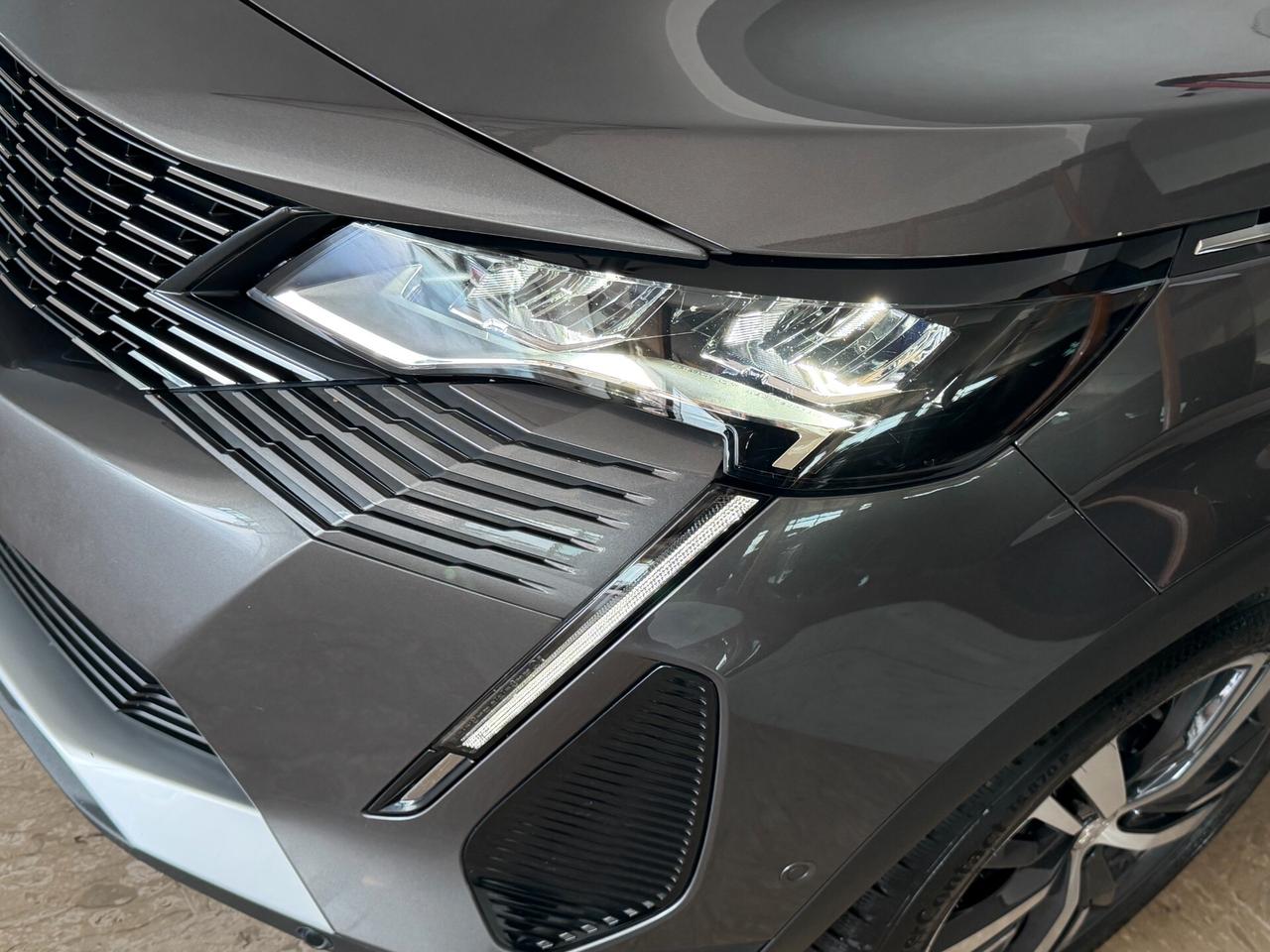 Peugeot 3008 1.5 BLUEHDI 130 cv. Eat8 ALLURE (Nav)