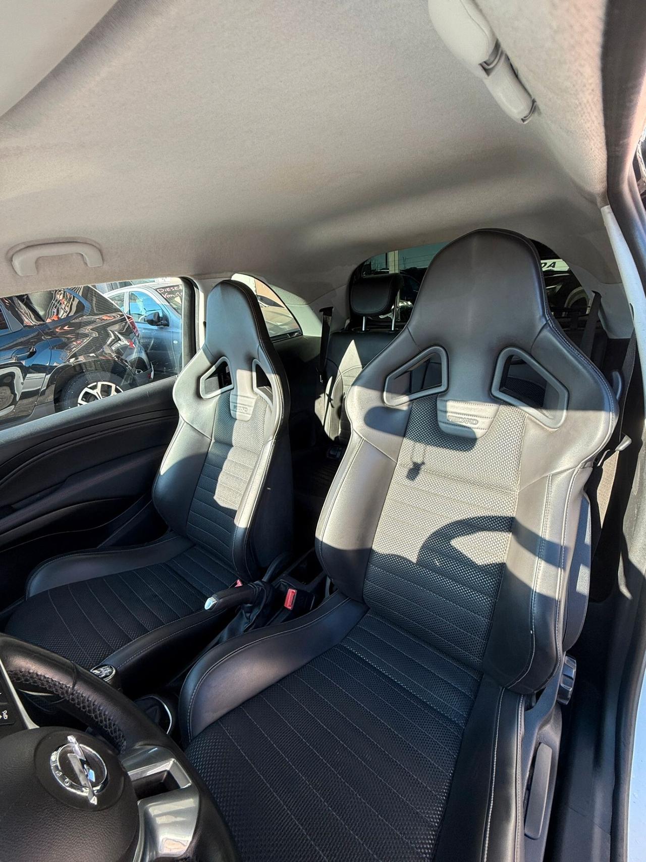 Opel Adam 150CV Versione Recaro