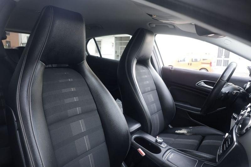 Mercedes-Benz GLA Mercedes-Benz GLA 200 d Automatic 4Matic Sport 100KW ANNO 2018