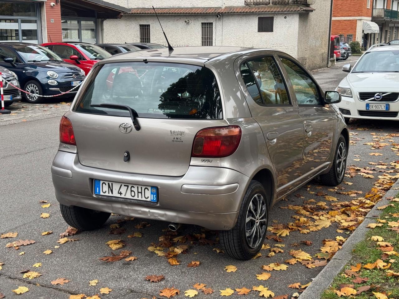 Toyota Yaris 1.0i 16V cat 5 porte OK NEOPATENTATI